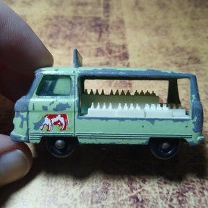 Vintage Lesney Matchbox #21 Commer Bottle Float Milk Truck Regular Wheels 1961